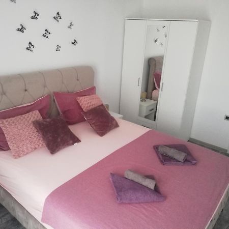 Modern Apartment Ana Rovigno Esterno foto