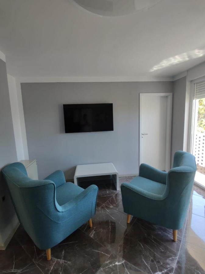 Modern Apartment Ana Rovigno Esterno foto