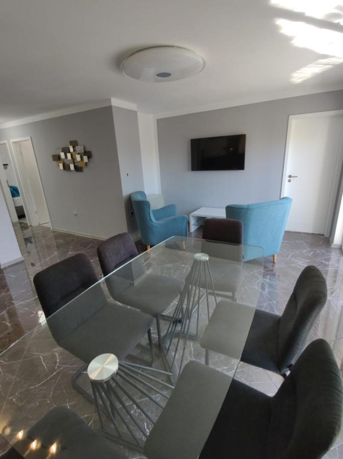 Modern Apartment Ana Rovigno Esterno foto