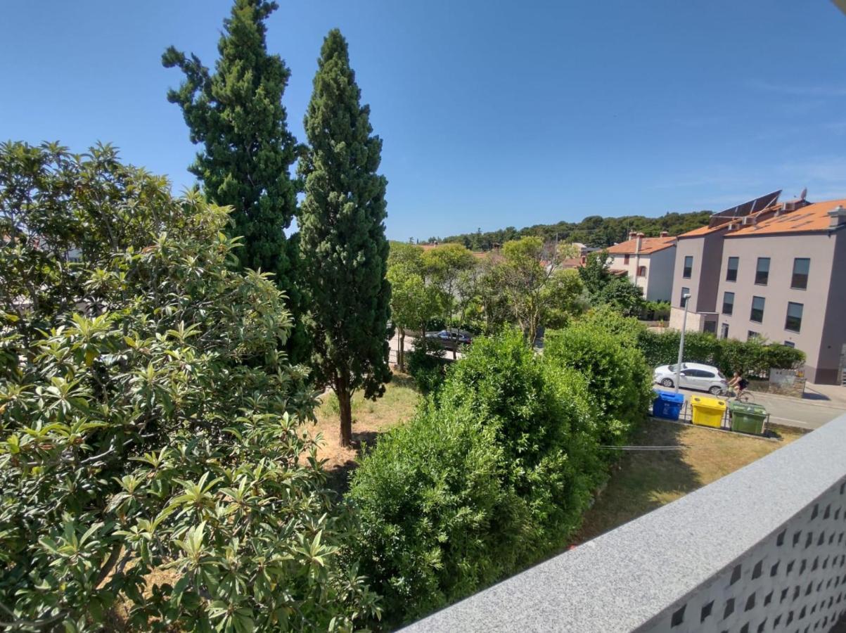 Modern Apartment Ana Rovigno Esterno foto
