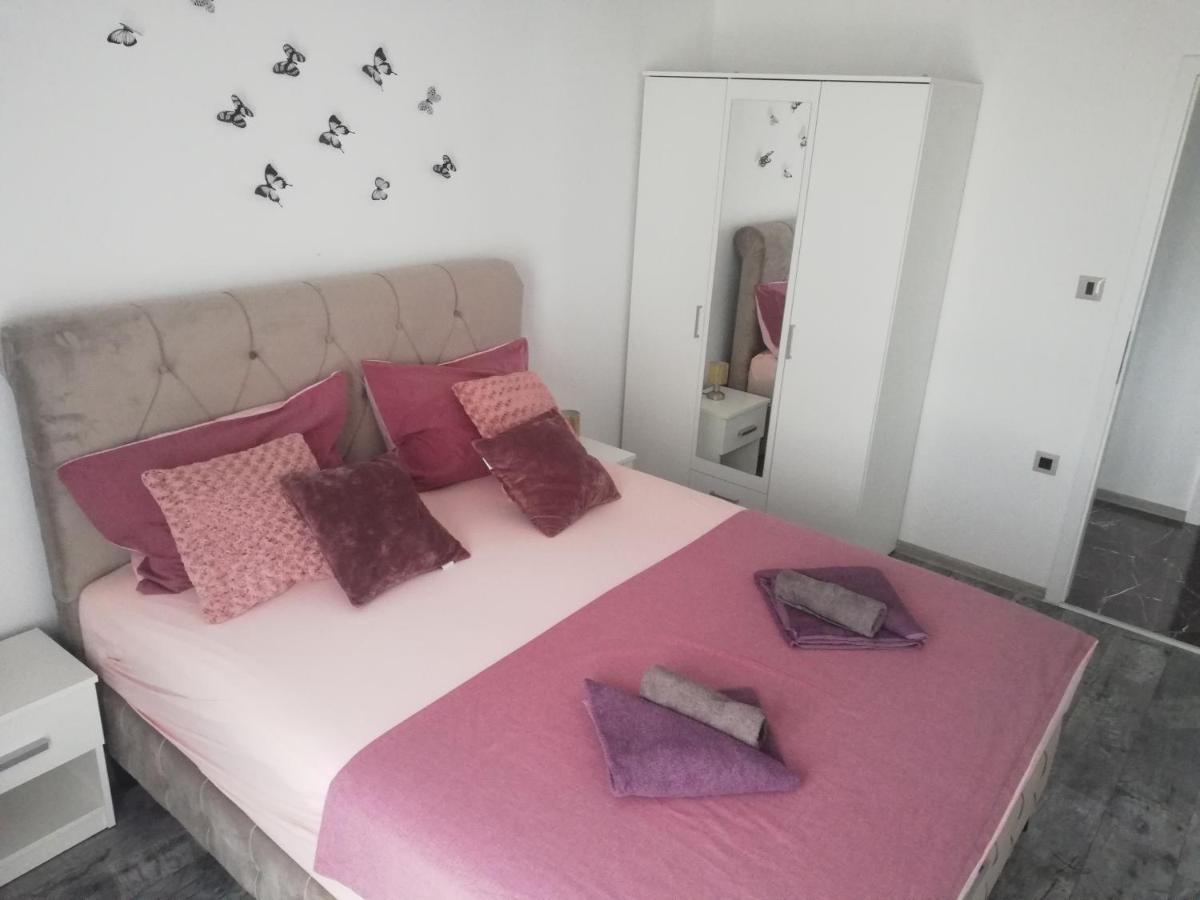 Modern Apartment Ana Rovigno Esterno foto